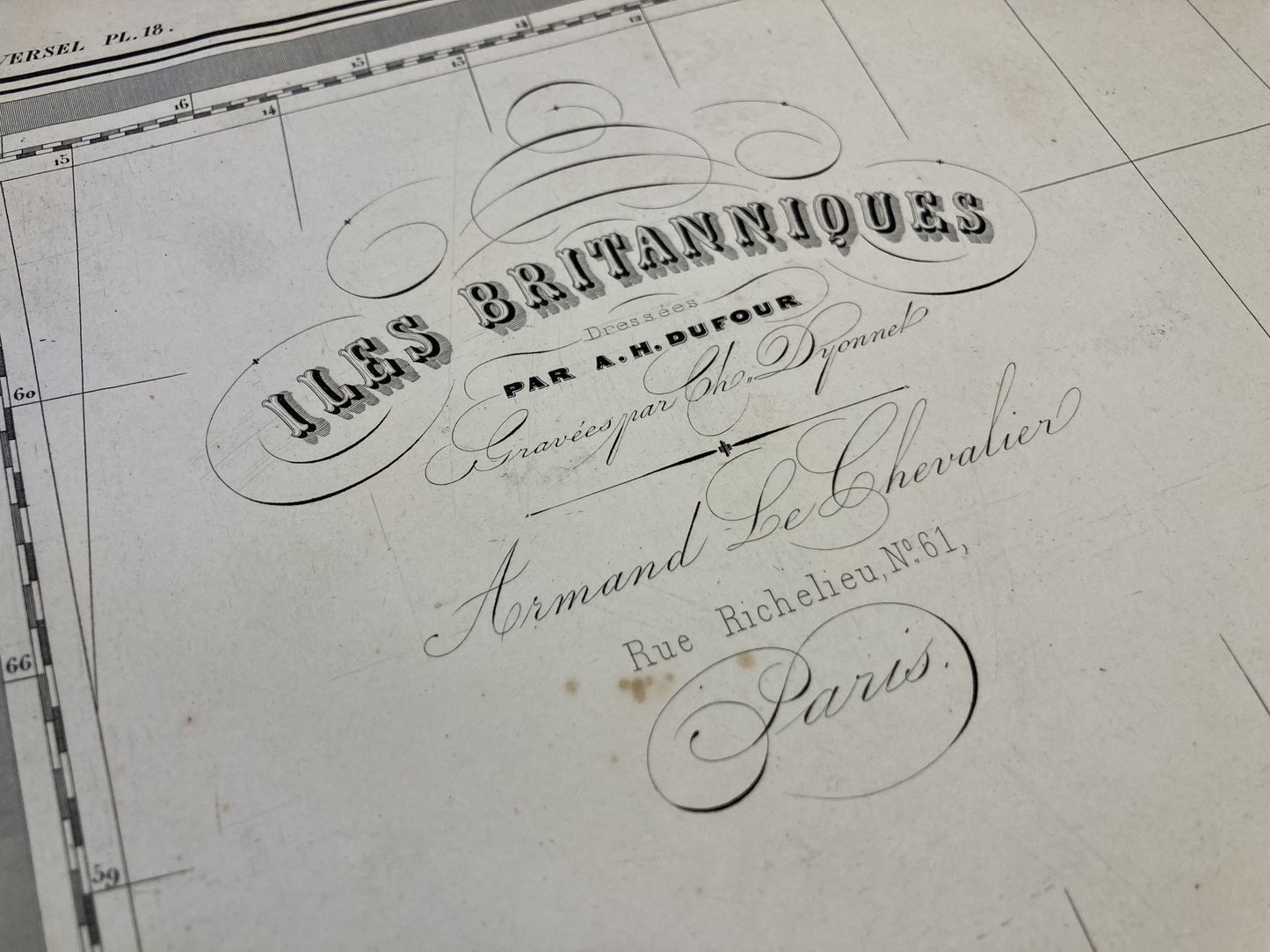 Cartouche de la carte ancienne des Iles Britanniques par A.H. Dufour