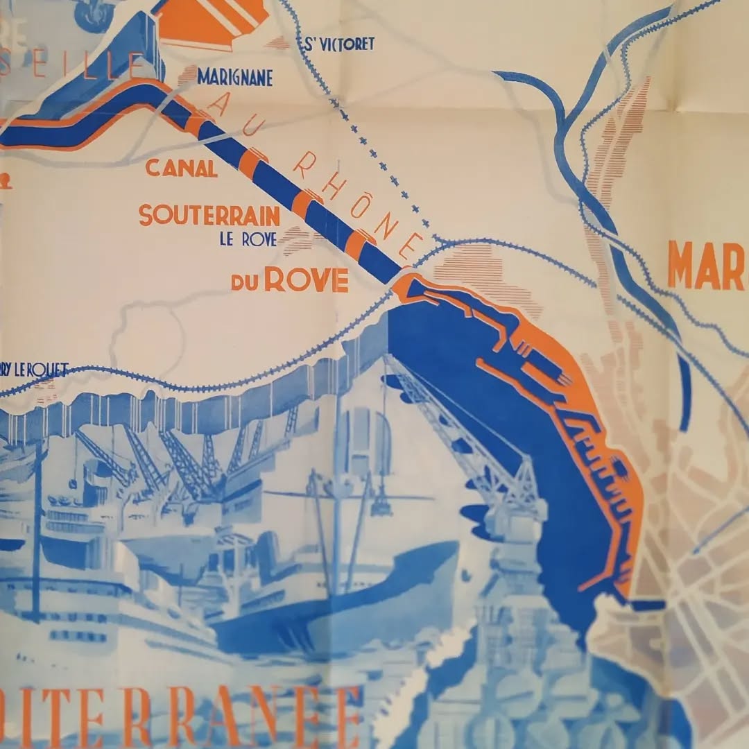 Gros plan sur la partie est de la carte, montrant le Canal Souterrain du Rove et le Canal de Marseille au Rhône, avec une illustration de l'activité portuaire