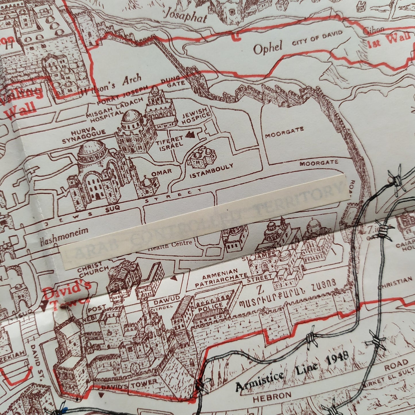 Plan panoramique vintage de Jérusalem, dominé par des tons sépia, affichant la ligne d'armistice de 1948 en rouge et les territoires sous contrôle arabe. Les bâtiments sont représentés en 3D stylisée.