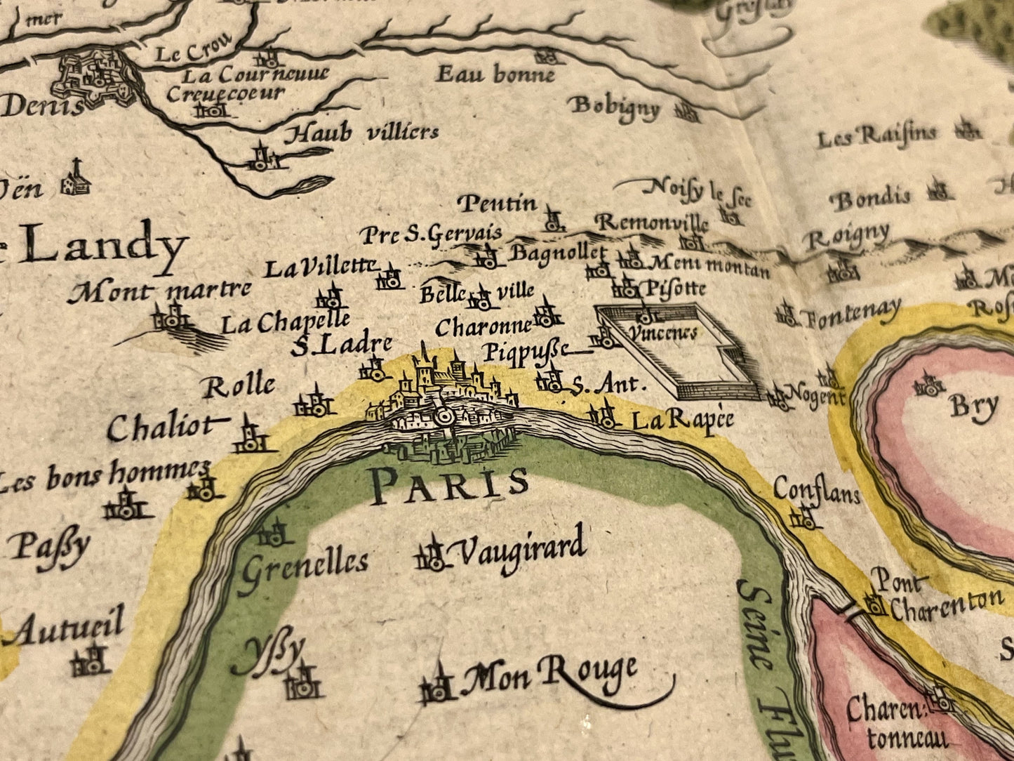 Antique map of Paris by Mercator Hondius