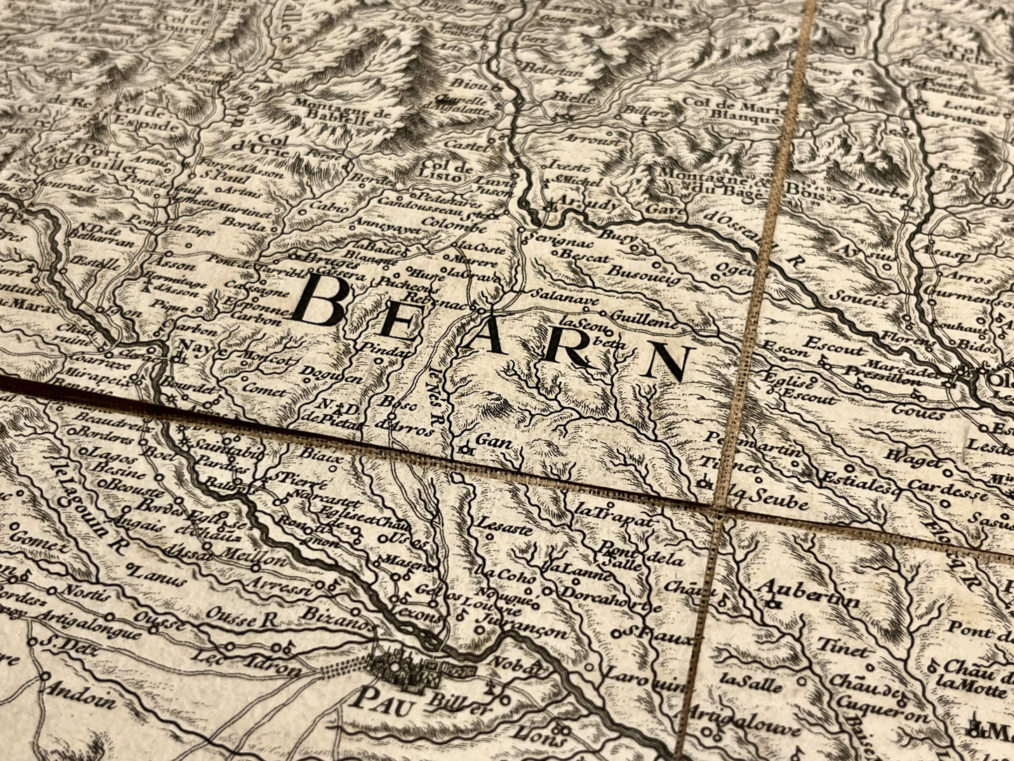 Carte ancienne Pyrennes et Bearn par Roussel