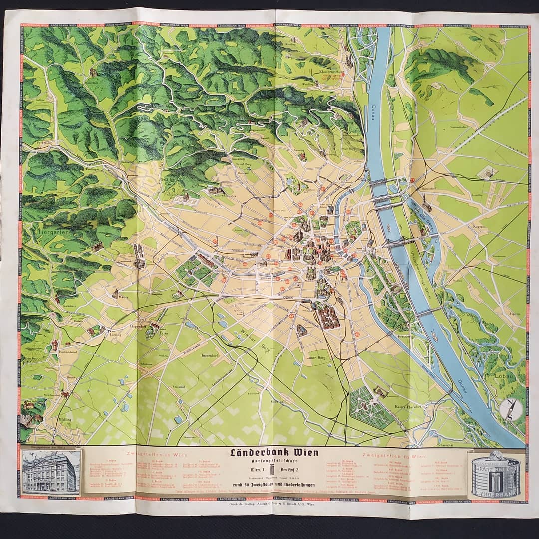 Gros plan d'une partie de la carte picturale de Vienne, montrant en détail la zone ouest avec un effet de relief marqué, les collines (Satz Berg, Schaf Berg) et le Schloss Wilhelminenberg. Les noms de rues sont clairement visibles.
