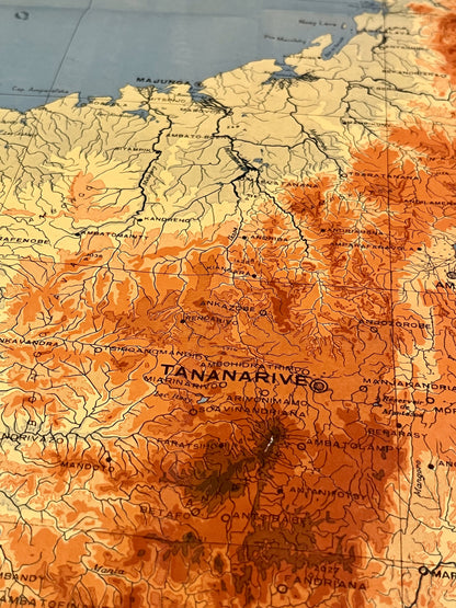 Carte ancienne relief Madagascar