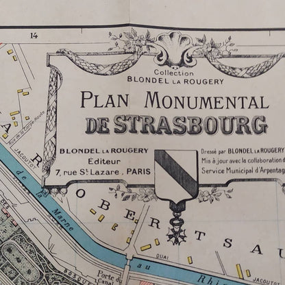 Détail du cartouche décoratif du "Plan Monumental de Strasbourg", indiquant l'éditeur Blondel La Rougery à Paris.