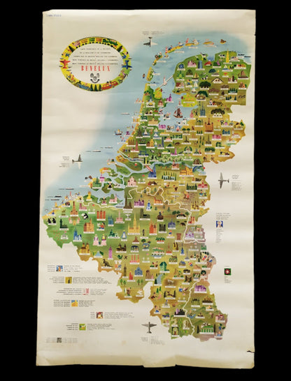 Vue d'ensemble d'une grande affiche colorée du Benelux montrant les trois pays remplis de centaines de petites illustrations de villes et de monuments sur un fond clair. 