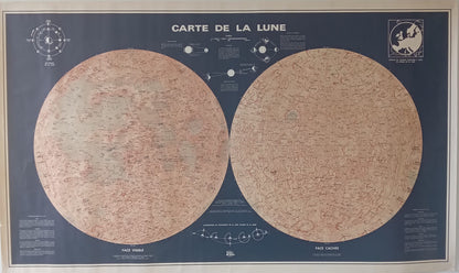 Vue d'ensemble centrée de la grande carte vintage de la Lune, faces visible et cachée, avec les encarts d'information,