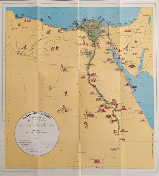 Carte illustrée vintage de l'Égypte, intitulée "UNITED ARAB REPUBLIC EGYPT", montrant des ressources régionales, des monuments antiques et des caractéristiques naturelles. Couleurs dominantes bleu, jaune sable