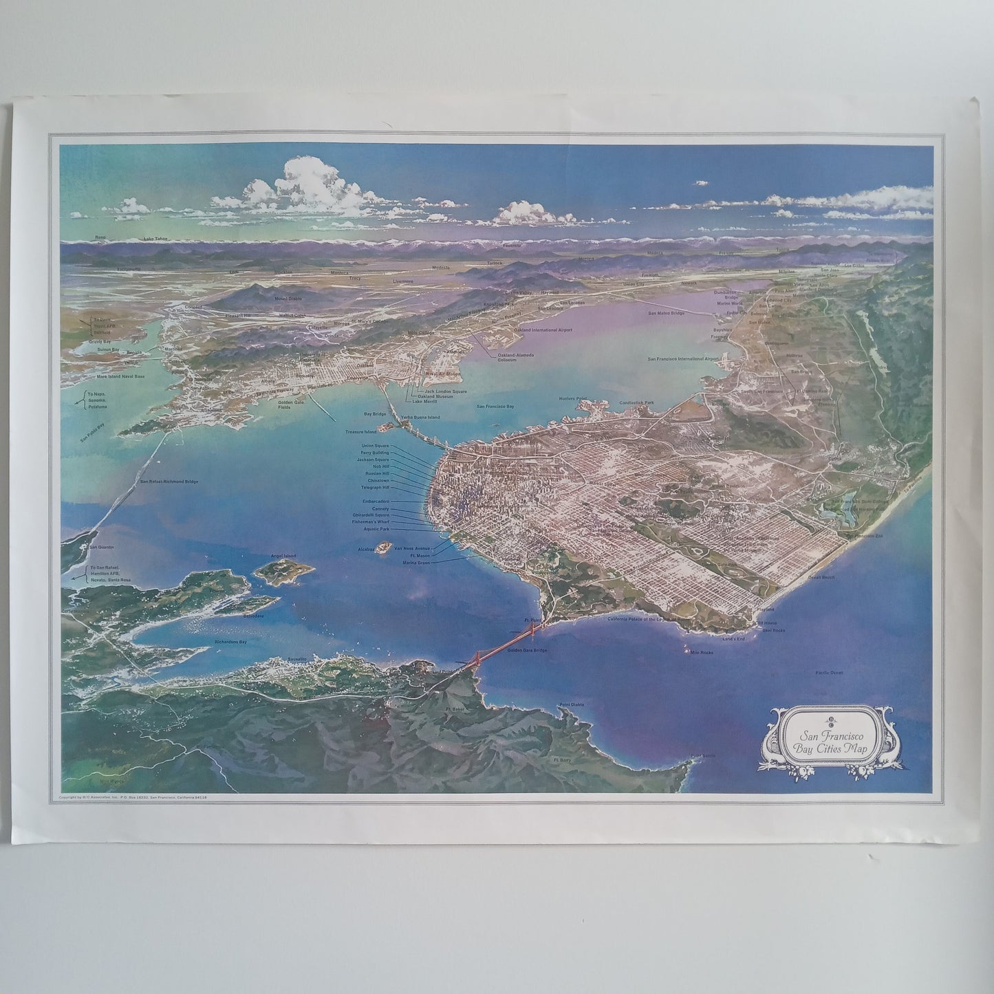 Affiche vintage de San Francisco (ca. 1960) vue aérienne, montrant l'ensemble de la ville, le Golden Gate Bridge et la baie.