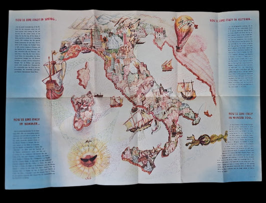 Carte illustrée de l'Italie aux tons chauds ocres et rouges, remplie de dessins de villes, de bateaux et de créatures marines sur fond blanc avec du texte sur les côtés.