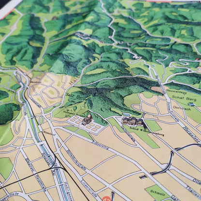 Vue complète de la carte géographique illustrée de Vienne, dépliée. Le titre "Länderbank Wien" est visible en bas au centre. La carte présente le centre-ville de Vienne et la large zone rurale et forestière environnante (Tiergarten, Wiener Berg).