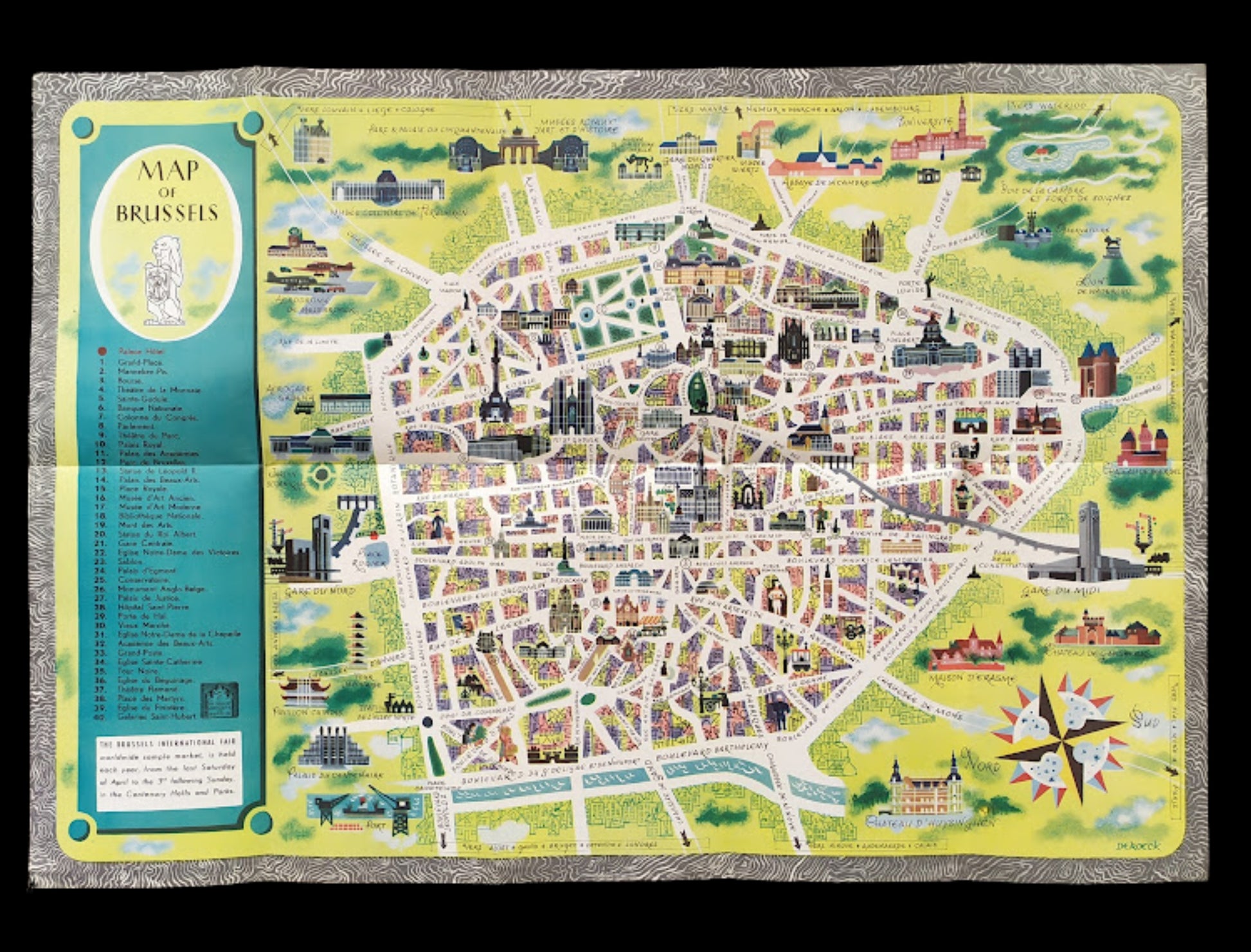 Vue d'ensemble d'un plan illustré de Bruxelles sur fond jaune, avec un index bleu sur la gauche et des dessins de monuments colorés répartis sur toute la surface.
